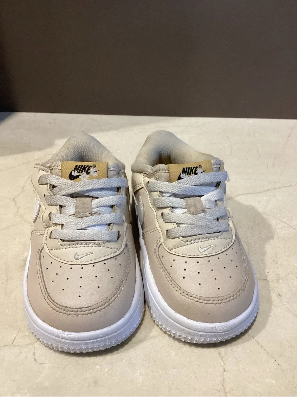 Nike Force 1 Low SE EasyOn TD Powered By Flowers in Sandrift color toddler size6